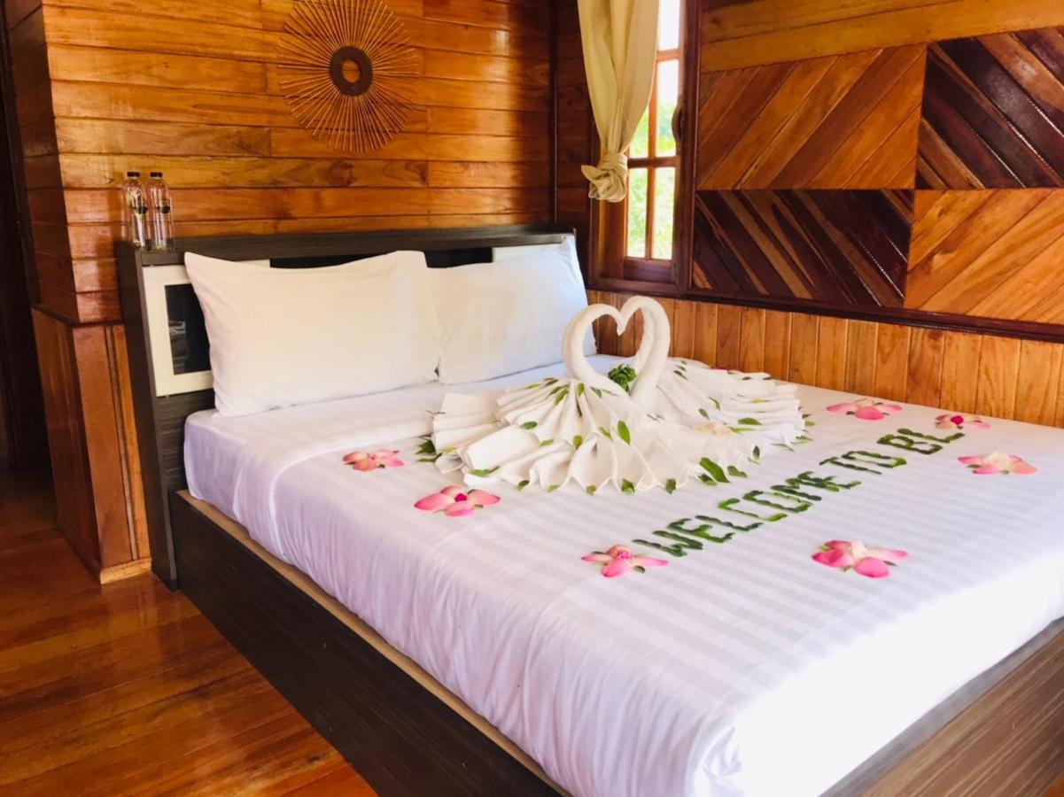 ไร่นาบัวหลวง คาเฟ่ & ฟาร์มสเตย์ Raina Bualuang Cafe & Farm Stay Ban Na No Exteriör bild