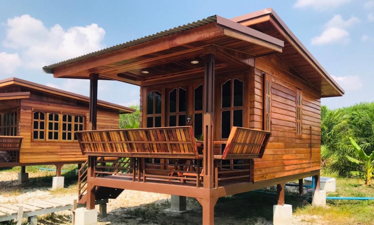 ไร่นาบัวหลวง คาเฟ่ & ฟาร์มสเตย์ Raina Bualuang Cafe & Farm Stay Ban Na No Exteriör bild