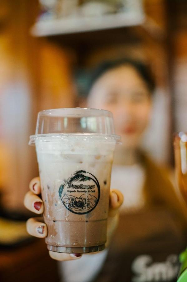 ไร่นาบัวหลวง คาเฟ่ & ฟาร์มสเตย์ Raina Bualuang Cafe & Farm Stay Ban Na No Exteriör bild