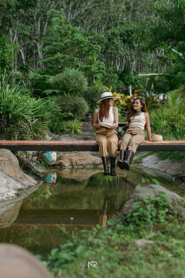 ไร่นาบัวหลวง คาเฟ่ & ฟาร์มสเตย์ Raina Bualuang Cafe & Farm Stay Ban Na No Exteriör bild